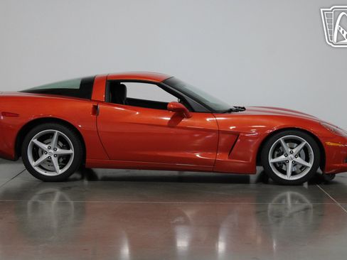 Used 2011 Chevrolet Corvette Coupe w/ 1LT image 25