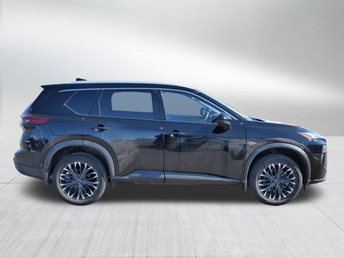 Used 2025 Nissan Rogue SL w/ Tech Package image 8