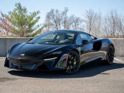 New 2025 McLaren Artura