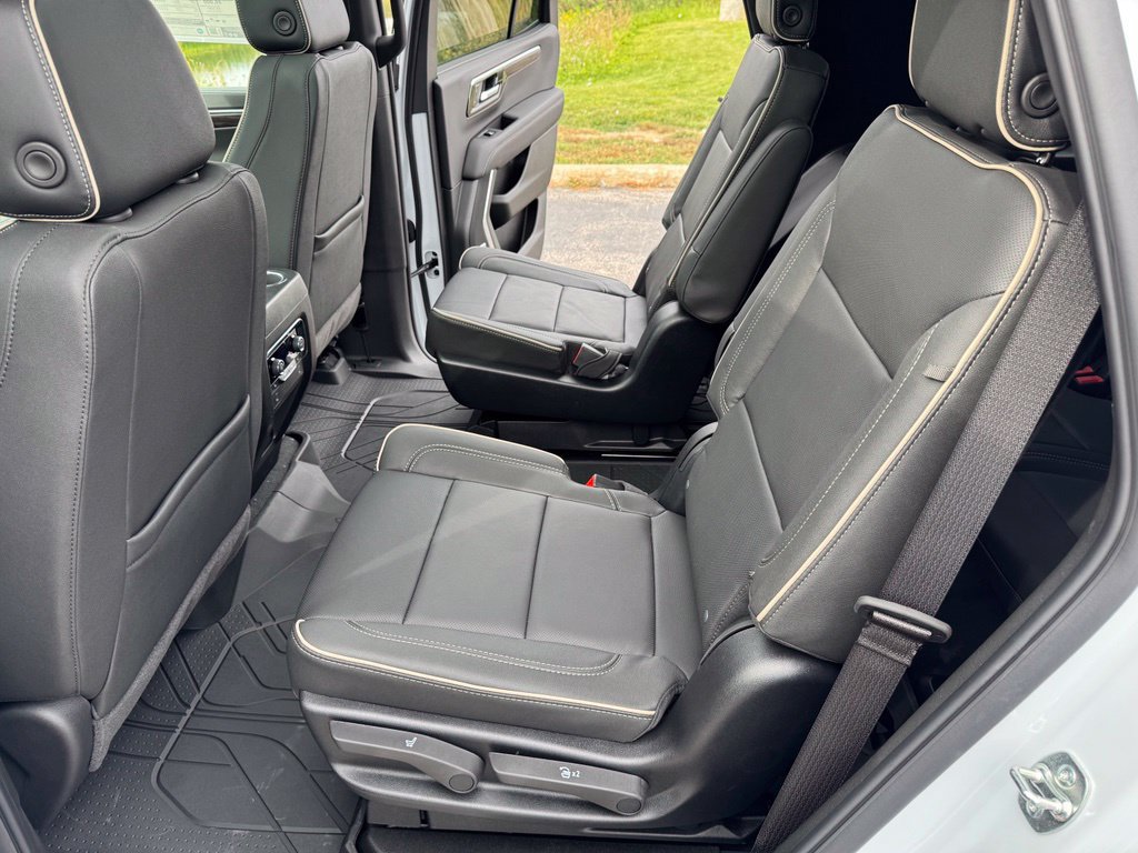 New 2026 Chevrolet Tahoe Premier w/ Sun And Tow Package AWD/4WD image 25