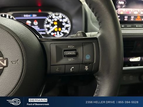 Used 2022 Nissan Rogue SV w/ SV Premium Package image 18