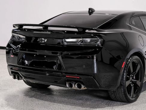Used 2018 Chevrolet Camaro SS image 16