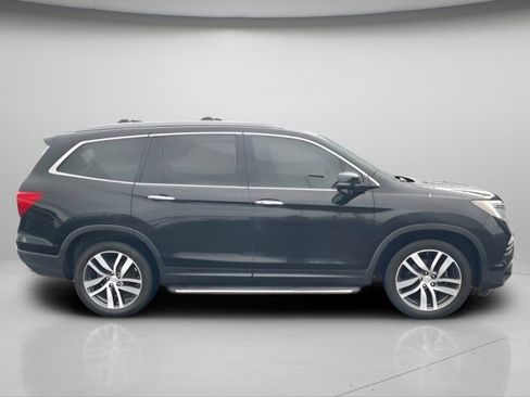 Used 2018 Honda Pilot Touring image 6