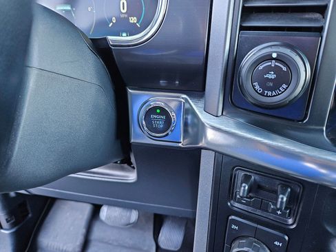 Used 2023 Ford F150 Lariat w/ Trailer Tow Package image 22