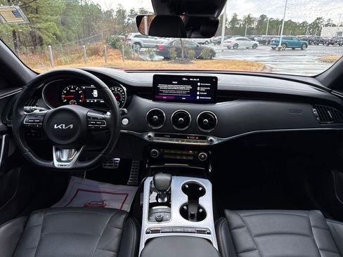 Used 2023 Kia Stinger GT2 image 16