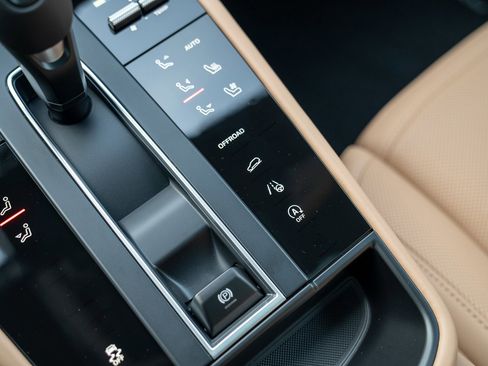 New 2026 Porsche Macan image 20