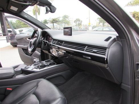 Used 2018 Audi Q7 3.0T Premium Plus w/ Premium Plus Package image 37