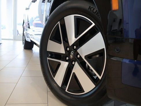 New 2026 Hyundai Ioniq 9 SEL image 17