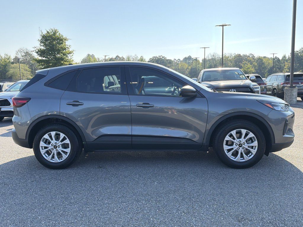 Used 2025 Ford Escape Active w/ Tech Pack #1 FWD image 6
