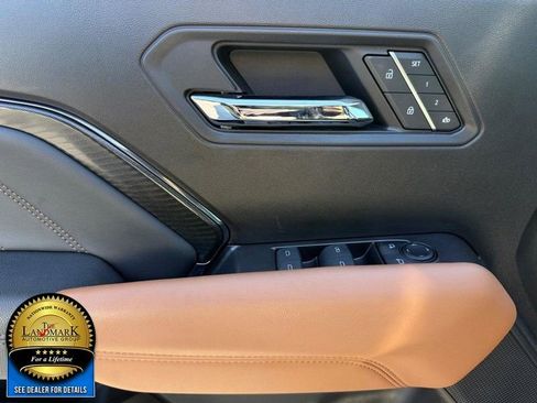 Used 2024 GMC Canyon AT4 w/ AT4 Premium Package image 8