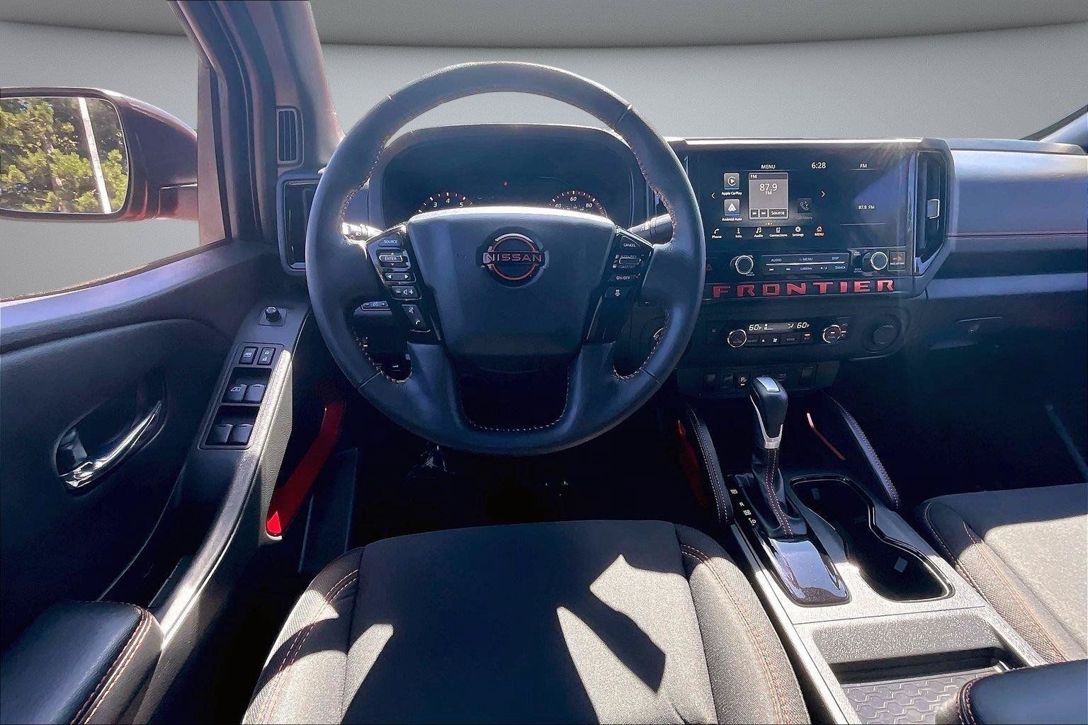 Used 2025 Nissan Frontier PRO-4X AWD/4WD image 10