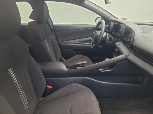 Used 2025 Hyundai Elantra Sport FWD image 21