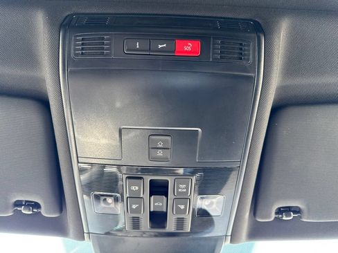 Used 2023 Volkswagen Tiguan SE R-Line FWD image 24