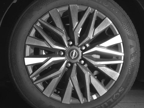 Used 2025 Nissan Altima 2.5 SV image 12