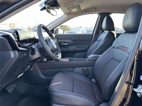 New 2026 Nissan Kicks SR image 16