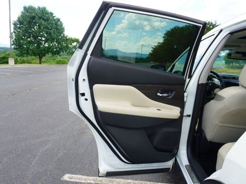 Used 2023 Nissan Murano Platinum w/ Cargo Package FWD image 13