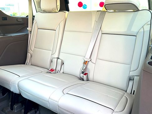 Used 2024 GMC Yukon Denali RWD image 21