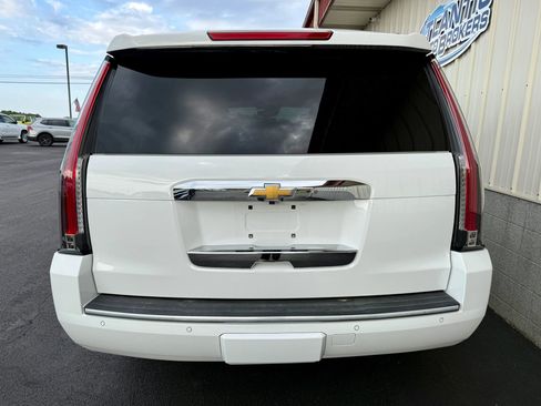 Used 2017 Chevrolet Suburban LT image 5