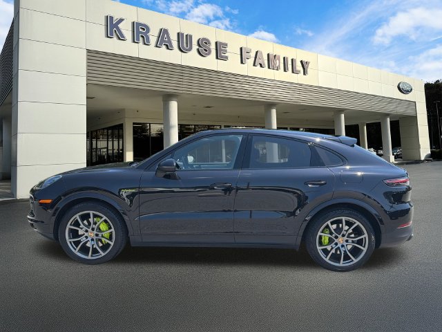 Used 2022 Porsche Cayenne Platinum Edition AWD/4WD image 4