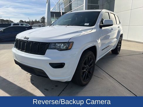 Used 2018 Jeep Grand Cherokee Altitude image 4
