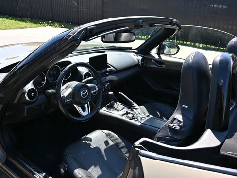 Used 2023 MAZDA MX-5 Miata Grand Touring image 9