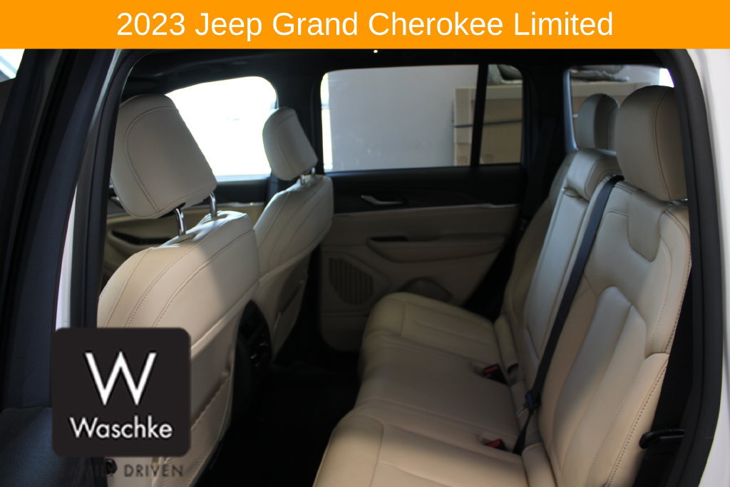 Used 2023 Jeep Grand Cherokee Limited w/ Trailer Tow Prep Group (B) AWD/4WD image 18