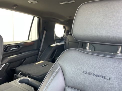 Used 2025 GMC Yukon Denali image 6