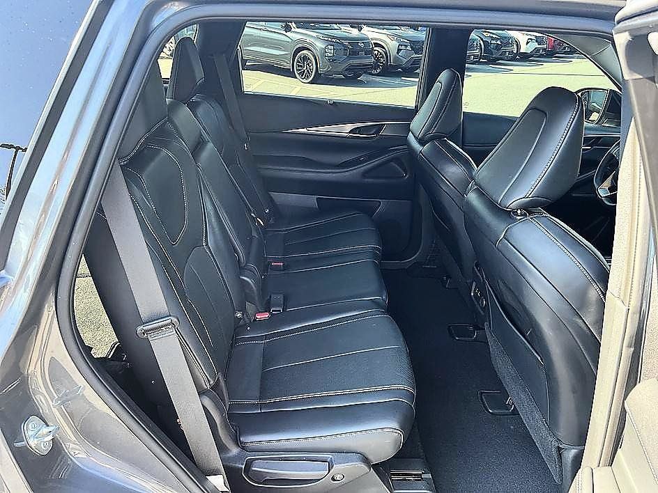 Used 2023 INFINITI QX60 Luxe w/ Cargo Package AWD/4WD image 16