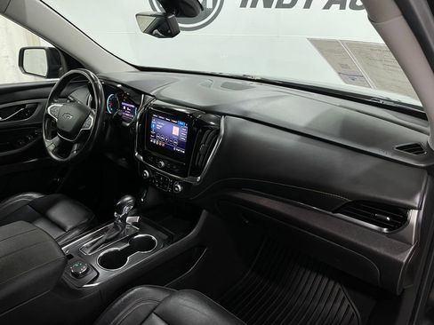 Used 2021 Chevrolet Traverse RS w/ LPO, 'HIT The Road' Package image 19