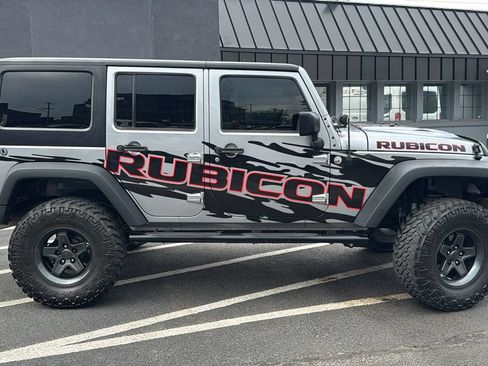 Used 2017 Jeep Wrangler Unlimited Rubicon w/ Max Tow Package AWD/4WD image 2