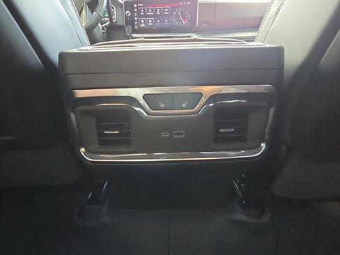 Used 2025 GMC Sierra 2500 Denali Ultimate image 16