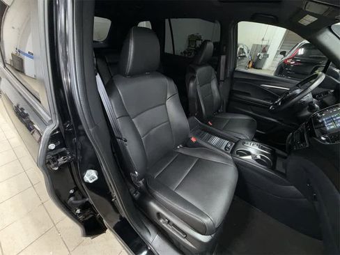 Used 2023 Honda Passport EX-L image 16