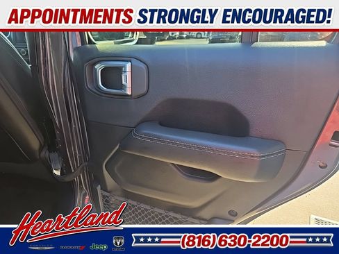 Used 2018 Jeep Wrangler Unlimited Sahara AWD/4WD image 76
