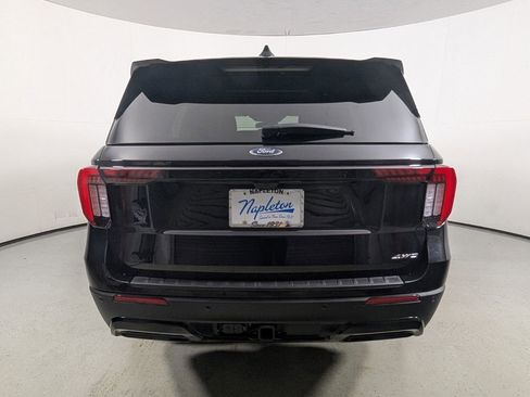 Used 2025 Ford Explorer ST-Line w/ ST-Line Street Pack image 7