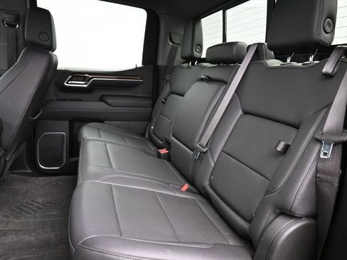 Used 2023 Chevrolet Silverado 1500 LT Trail Boss w/ LT Trail Boss Premium Package AWD/4WD image 15
