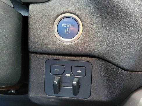 Used 2024 Toyota Tundra Limited image 31