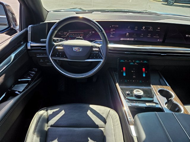 Certified 2026 Cadillac Escalade Luxury AWD/4WD image 12