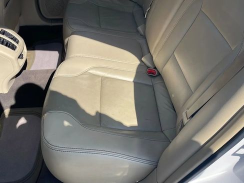 Used 2015 Ford Taurus SEL image 27