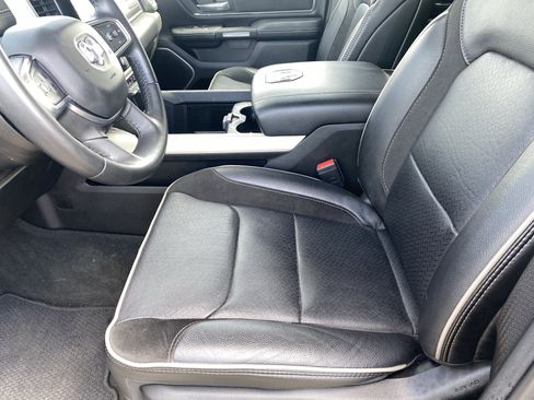 Used 2022 RAM 1500 Laramie AWD/4WD image 16