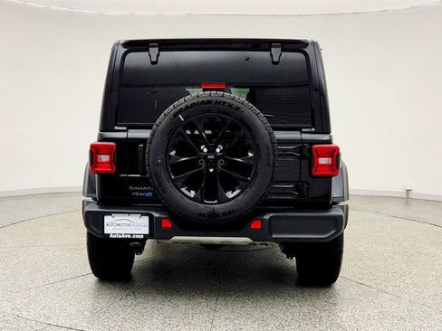 Used 2025 Jeep Wrangler Unlimited Sahara image 6