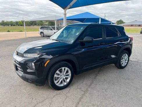 Used 2023 Chevrolet TrailBlazer LS FWD image 1