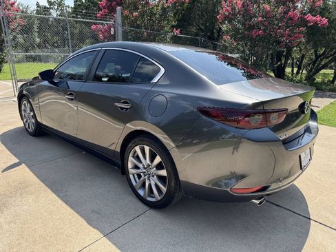 Used 2021 MAZDA MAZDA3 s FWD image 8