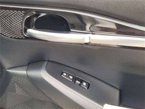 Used 2023 Kia Seltos EX image 12