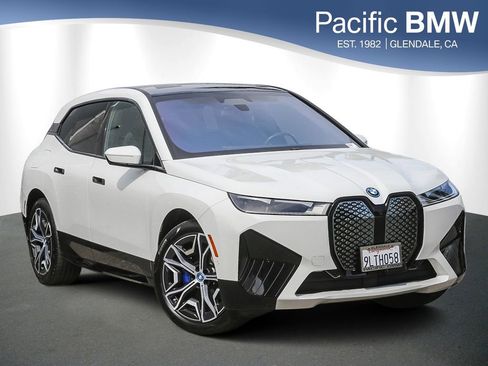 Used 2025 BMW iX xDrive50 AWD/4WD image 1