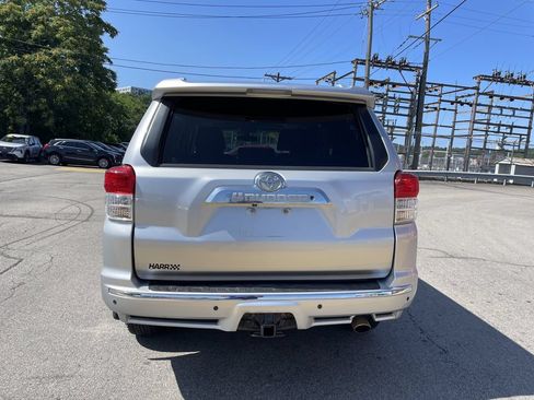 Used 2011 Toyota 4Runner SR5 AWD/4WD image 4