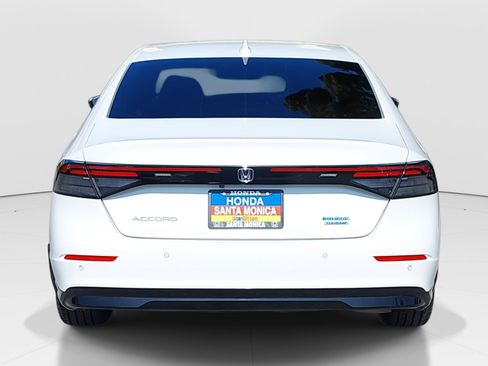 Used 2024 Honda Accord Touring image 6