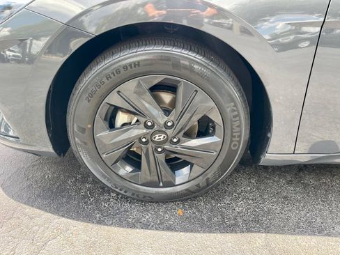 Used 2023 Hyundai Elantra SEL FWD image 7
