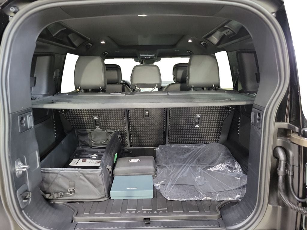 New 2026 Land Rover Defender 110 S AWD/4WD image 28