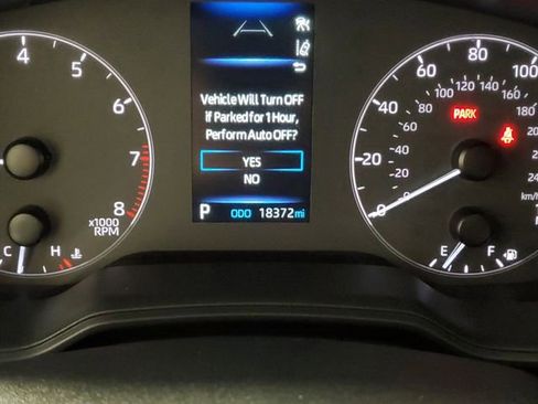 Used 2024 Toyota Corolla Cross LE image 2