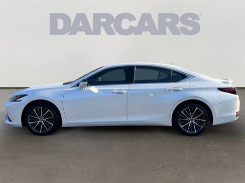Used 2023 Lexus ES 300h w/ Premium Package image 4